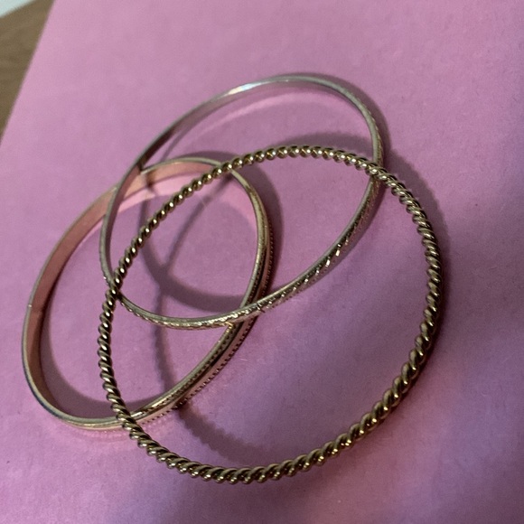 Three bracelets - Picture 7 of 8